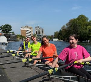 Dames 4 van studentenroeivereniging Njord