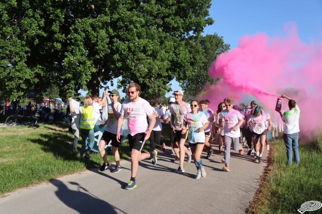 Labyrun Colorfestival zamelt geld in voor Centrum Seksueel Geweld